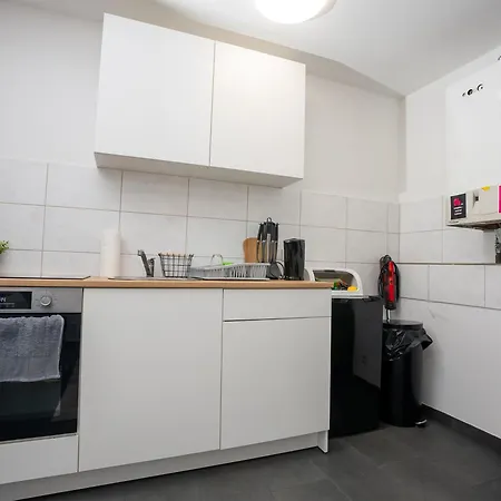 Serviceroom24 - 4 In Recklinghausen Wlan - Smart-tv - 24-7 Check-in Und Kueche * Herten (North Rhine-Westphalia)